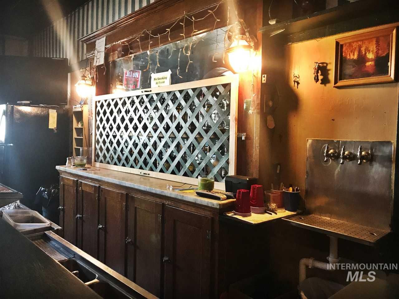 525 State Hwy 8, Troy, ID 83871